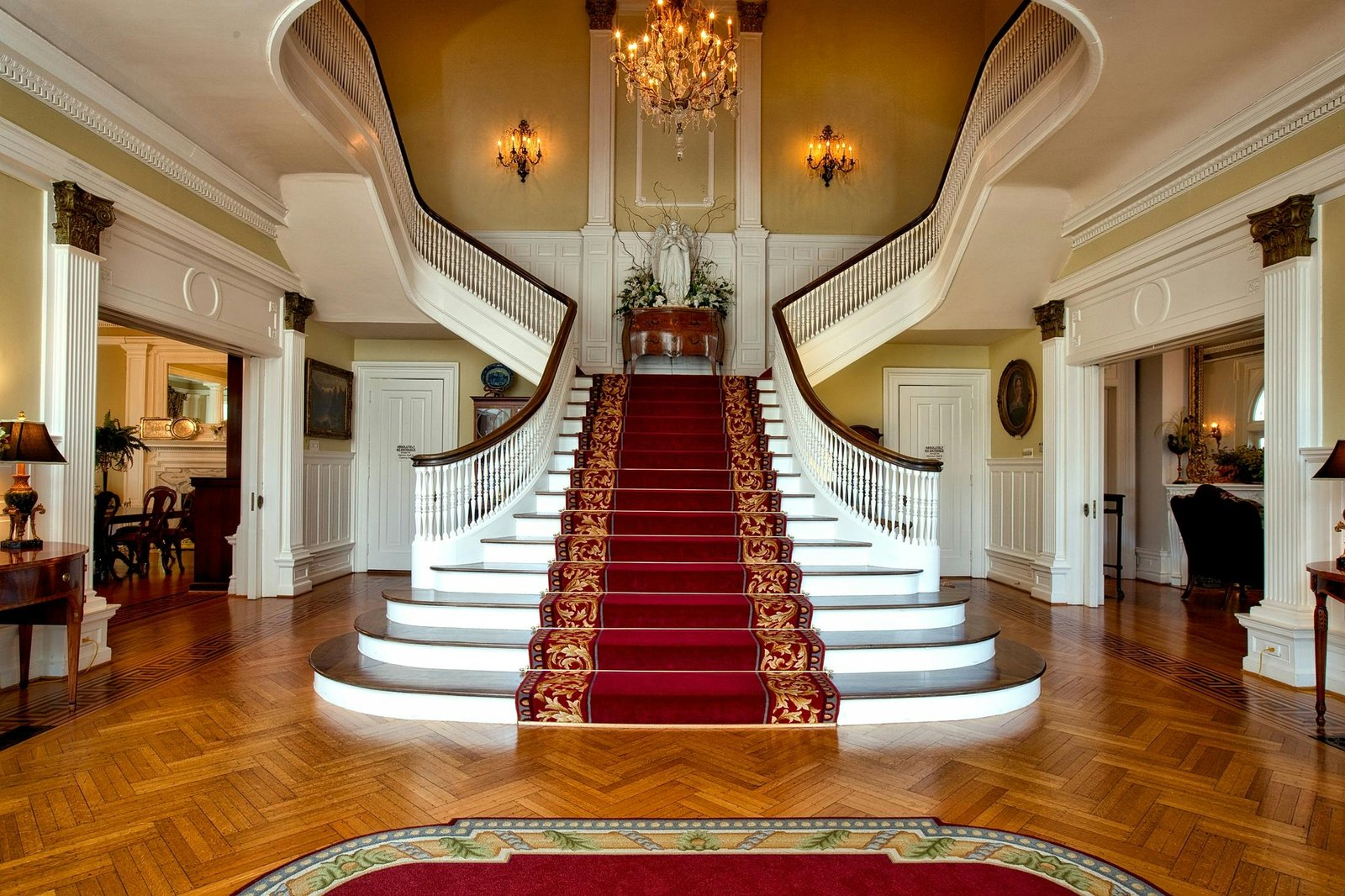 Investing in Luxury: The Ultimate Guide to High-End Real Estate